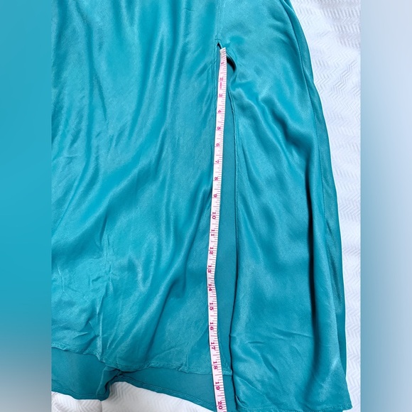 Zara Light Green Skirt with Front Cut in XS - Picture 9 of 10